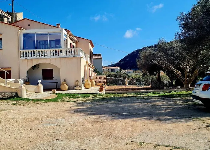 Kallisté, Avec Vue Citadelle De *