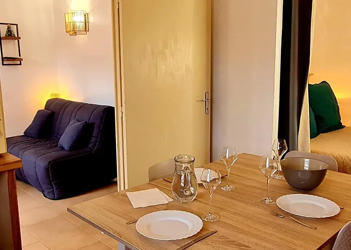 Kallisté, Avec Vue Citadelle De Bonifacio (Corsica)