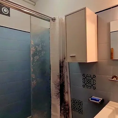 Kalliste, Avec Vue Citadelle De Bonifacio (Corsica)