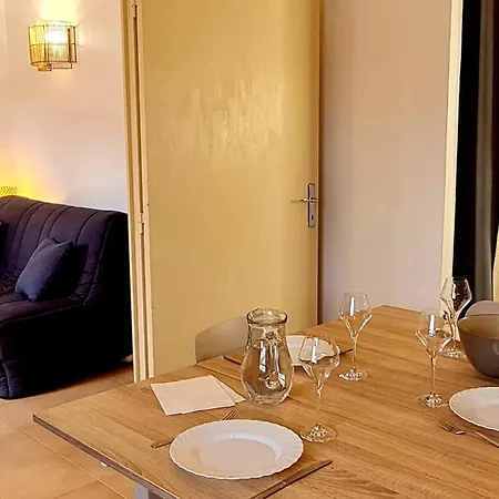 Kalliste, Avec Vue Citadelle De Bonifacio (Corsica)