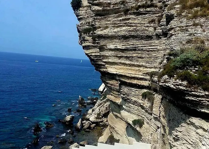 Kalliste, Avec Vue Citadelle De Bonifacio (Corsica)