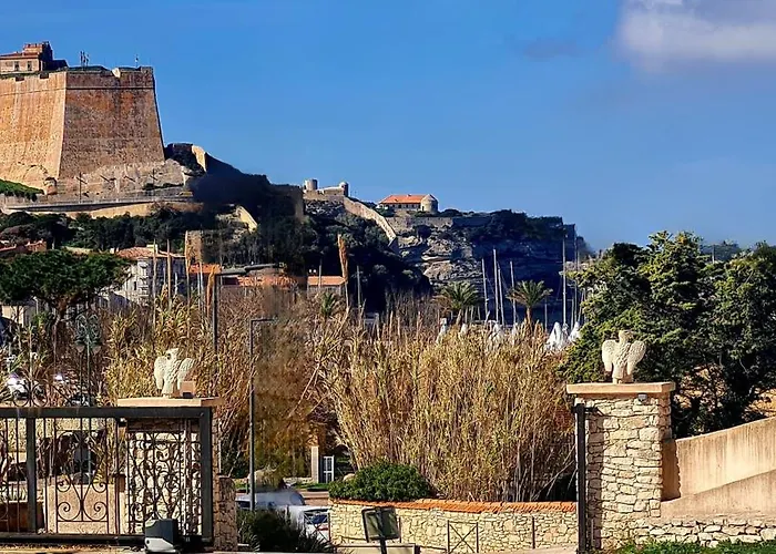 Kalliste, Avec Vue Citadelle De *